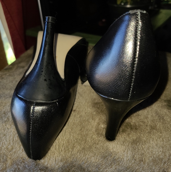 Anne Klein black heals sz 8 - Picture 5 of 8